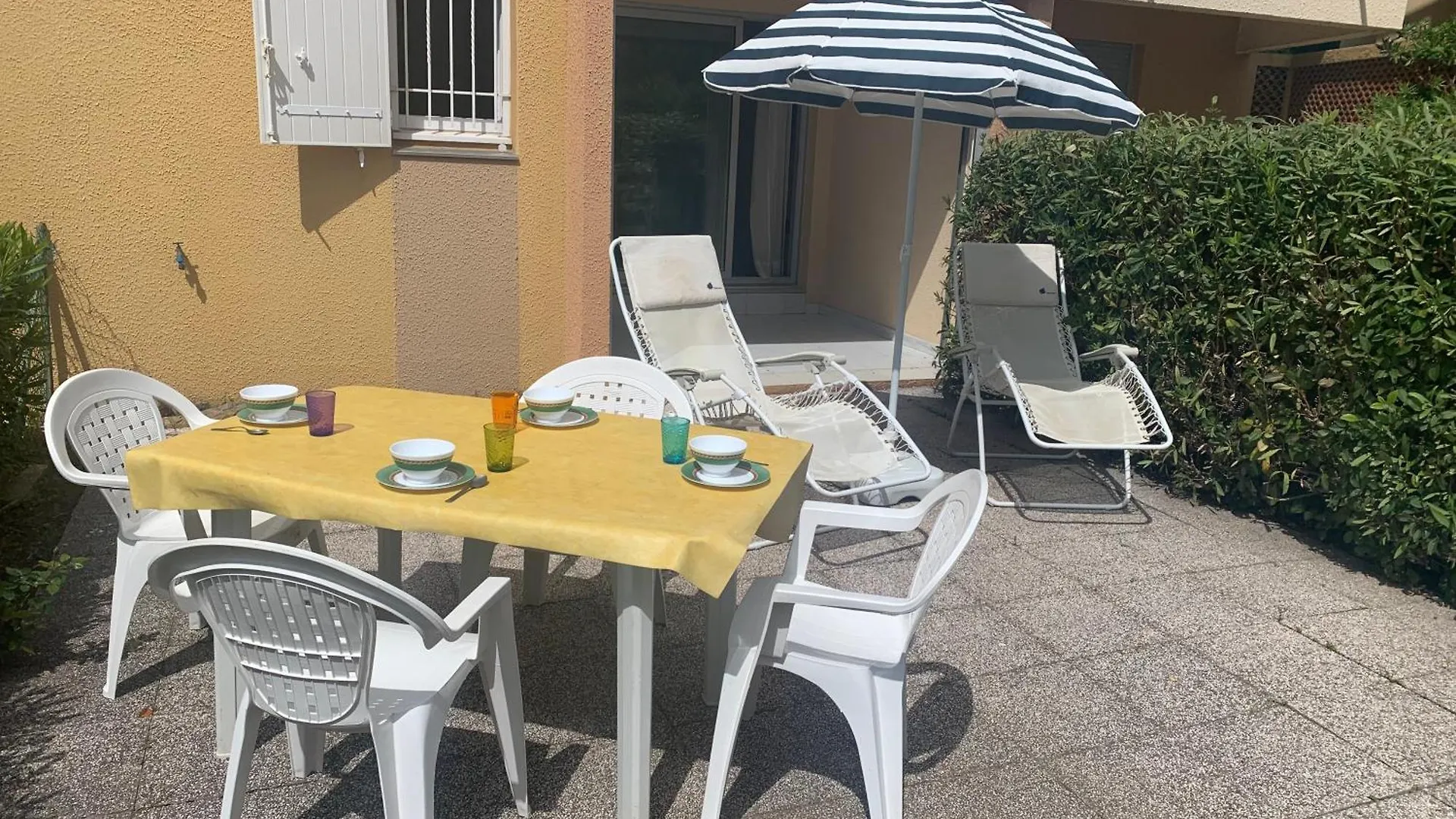 Apartament T2 En Rez De Jardin Avec Piscine Le Lavandou 0*,  Francja